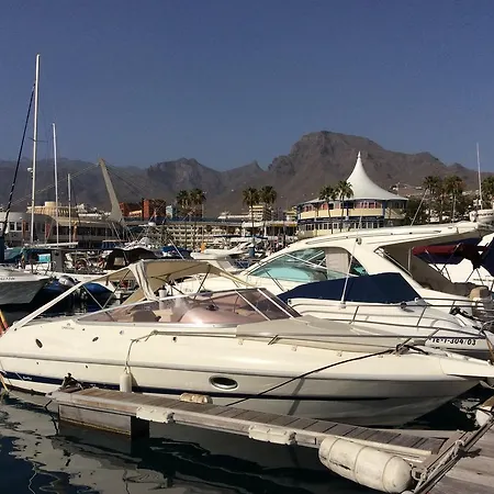 Barco Colon Bådhotel